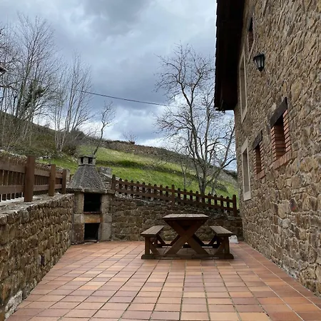 La Cueva Del Bosque בית נופש
